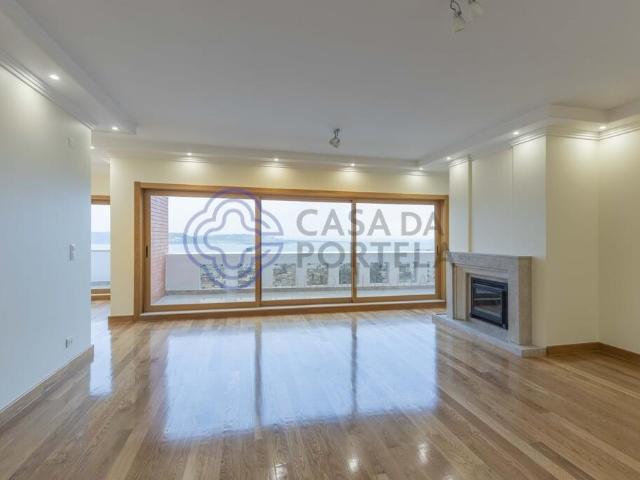 Apartamento venda em Baixa de Algés, Oeiras