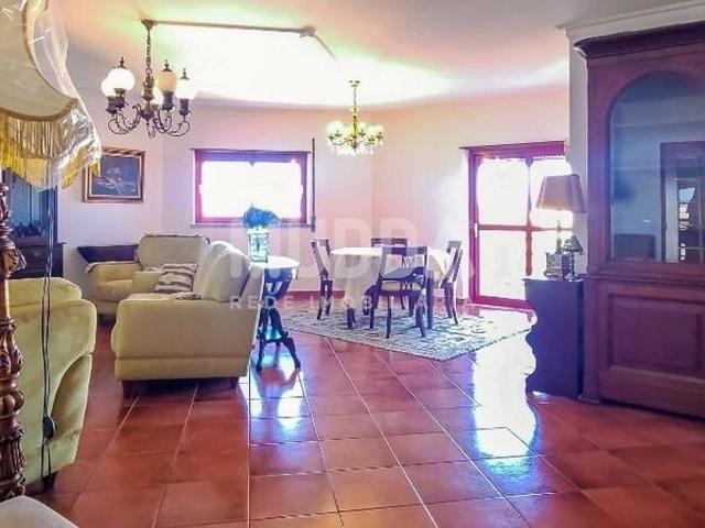 Apartamento alugar em Quinta dos Pinheiros, Caldas Da Rainha
