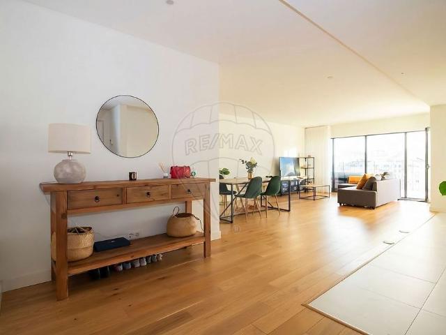 Apartamento alugar em Núcleo Urbano Histórico de Oeiras, Oeiras