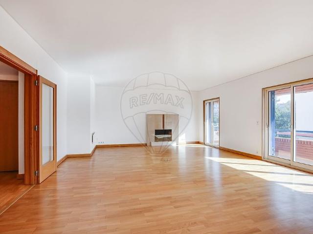 Apartamento alugar em São Francisco Xavier, Lisboa