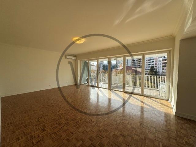 Apartamento alugar em Santo António, Lisboa