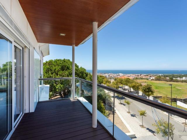 Apartamento venda em Capuchos, Almada