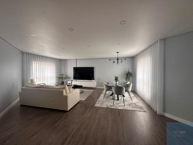 Apartamento venda em Urbanização Casas do Lago, Amadora