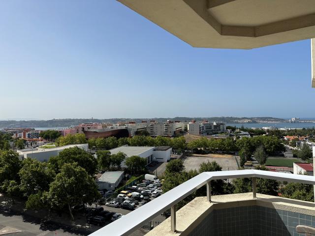 Apartamento alugar em São Francisco Xavier, Lisboa