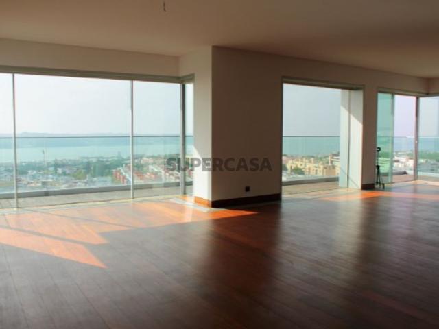 Casa venda em São Francisco Xavier, Lisboa
