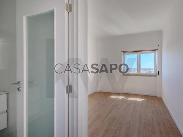 Apartamento alugar em Alembrança, Almada