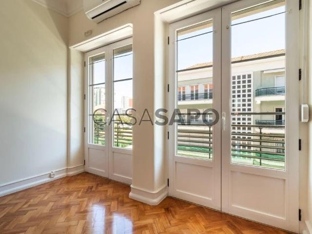 Apartamento alugar em Bairro de São Miguel, Lisboa