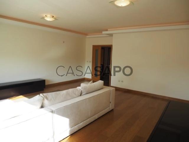 Apartamento alugar em Santiago Dos Velhos, Lisboa