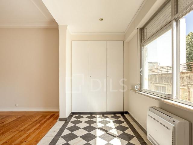 Apartamento alugar em Santo António, Lisboa