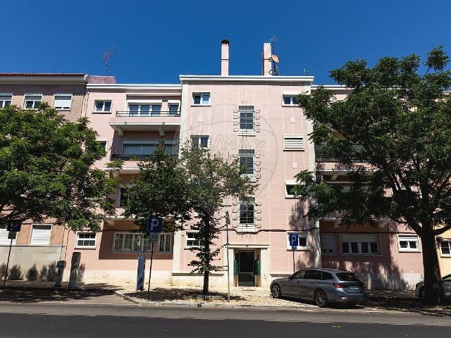 Apartamento alugar em São João de Brito, Lisboa