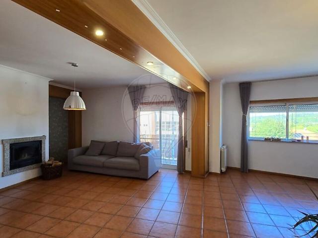 Apartamento alugar em Campo de Besteiros, Tondela
