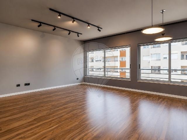 Apartamento alugar em Quinta do Janeiro, Almada
