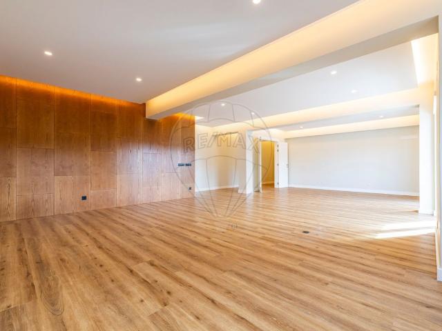 Apartamento alugar em Urbanização da Encosta, Leiria