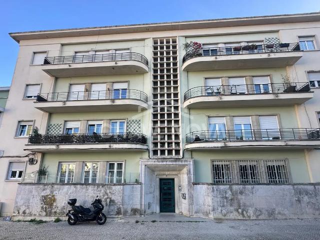 Apartamento alugar em Bairro de São Miguel, Lisboa