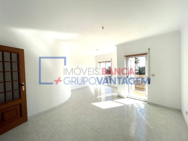 Apartamento venda em Almada, Setúbal