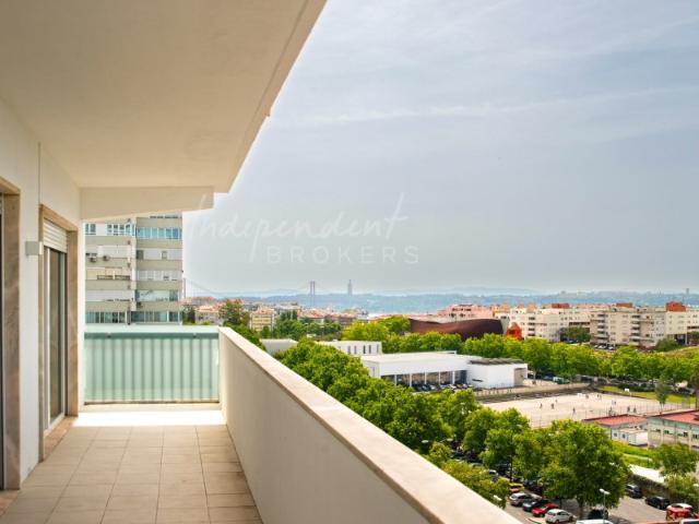 Apartamento venda em São Francisco Xavier, Lisboa