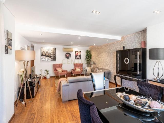Apartamento venda em Santiago Dos Velhos, Lisboa