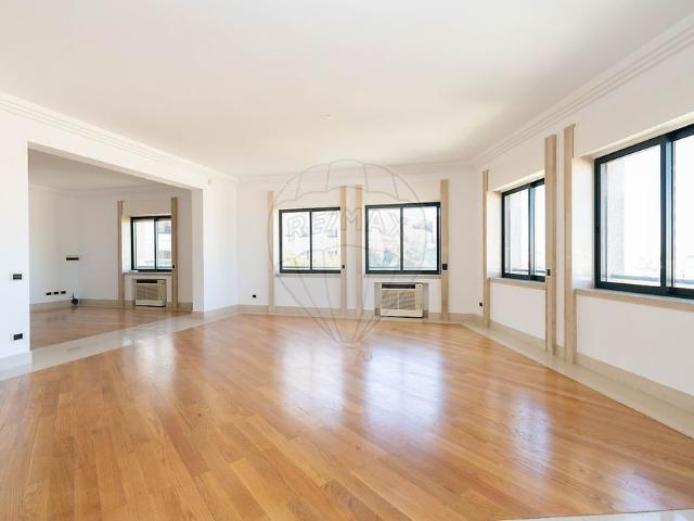 Apartamento alugar em São Vicente de Fora, Lisboa
