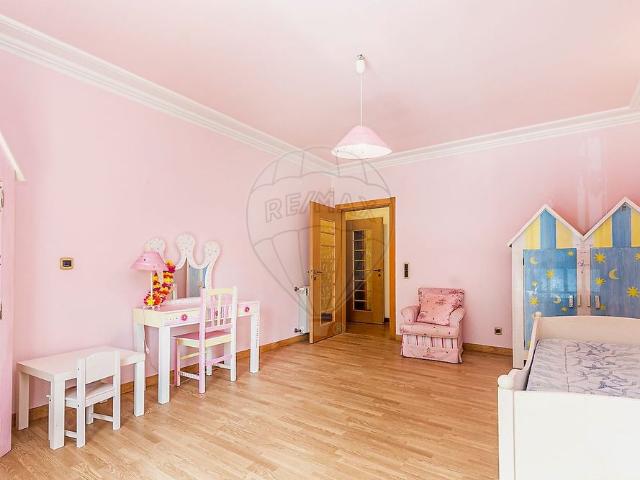 Apartamento alugar em Santiago Dos Velhos, Lisboa