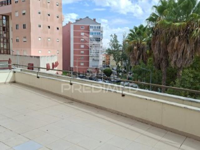 Casa venda em Pombais, Odivelas