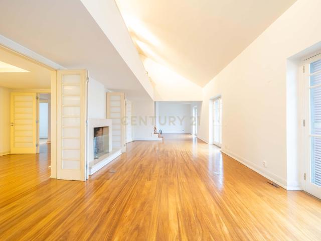 Apartamento venda em Santo António, Lisboa