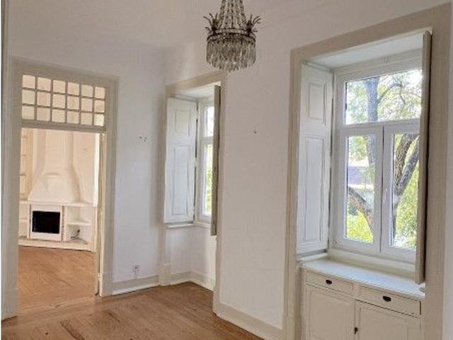 Apartamento alugar em Estrela, Lisboa