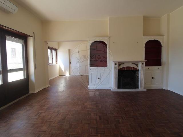 Apartamento alugar em Bairro Ferroviário, Barreiro