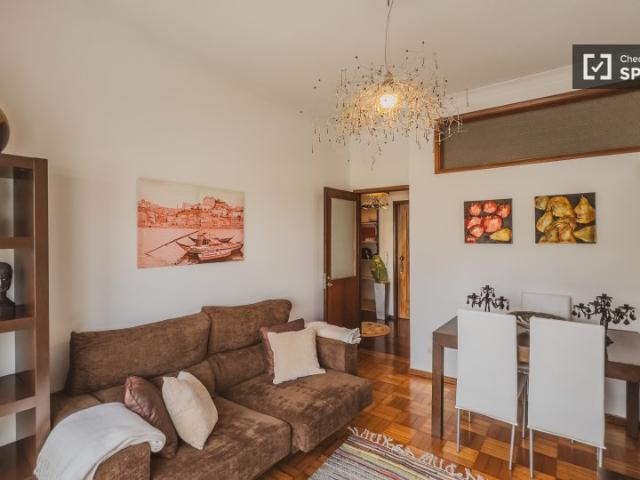 Apartamento alugar em Porto, Lordelo Do Ouro
