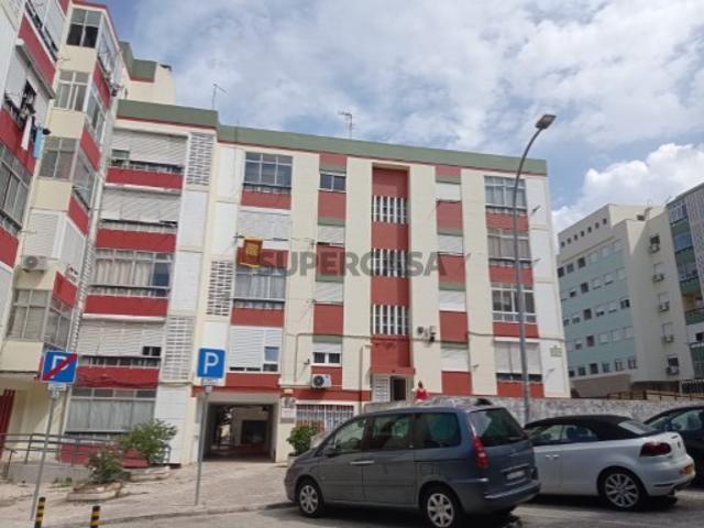 Casa venda em Damaia, Amadora