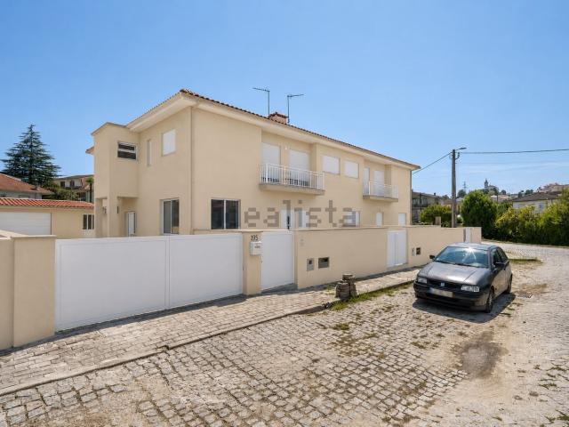 Apartamento venda em Taíde, Póvoa de Lanhoso