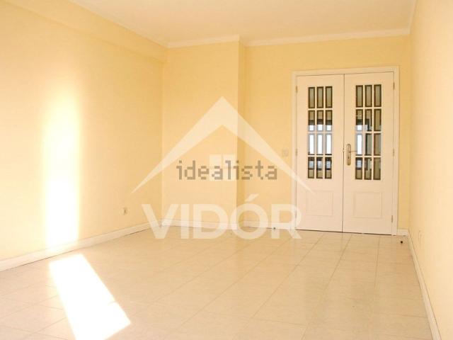 Apartamento venda em Tavarede, Vila Robim
