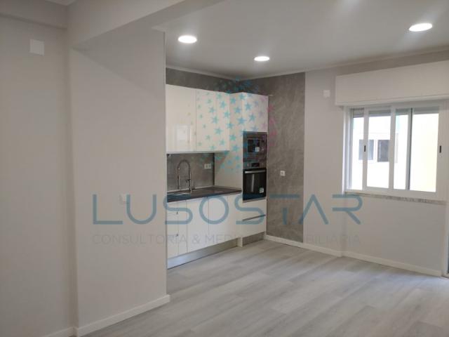 Apartamento venda em Amadora, Lisboa