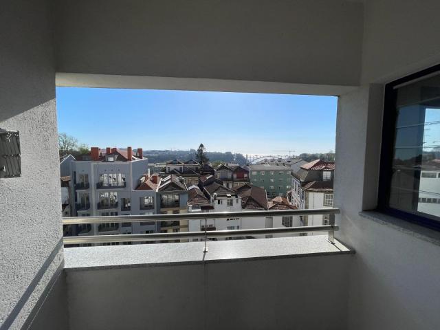 Apartamento alugar em Porto, Lordelo Do Ouro