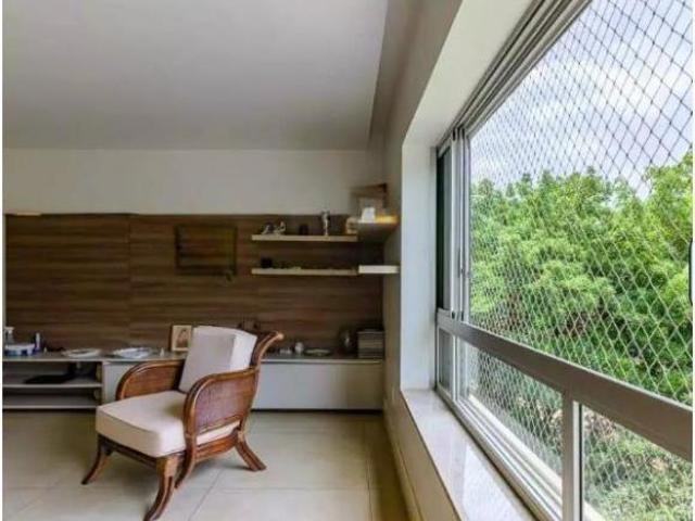 Apartamento venda em Região Geográfica Imediata do Distrito Federal, Região Integrada de Desenvolvimento do Distrito Federal e Entorno