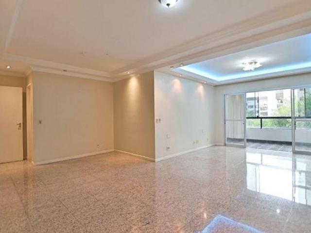 Apartamento venda em Região Geográfica Imediata do Distrito Federal, Região Integrada de Desenvolvimento do Distrito Federal e Entorno
