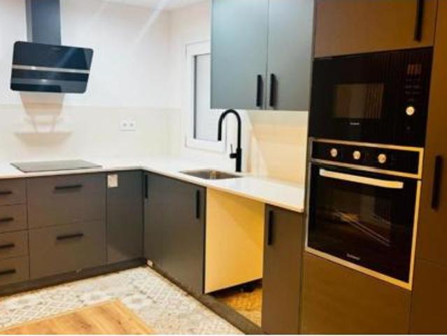 Apartamento en venta en Almeda, Cornellà De Llobregat