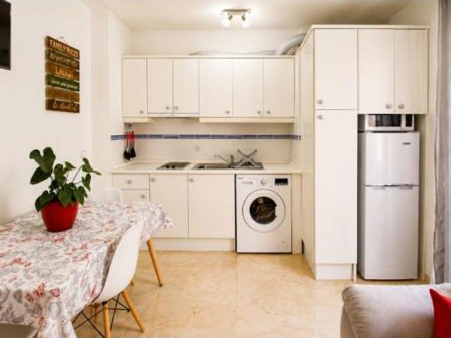 Apartamento en venta en Barriada Islas Canarias, Costa del Sol Occidental