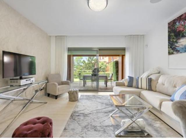 Apartamento en venta en Vista Azur, Estepona