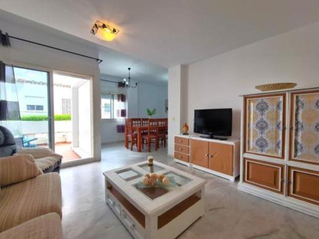 Apartamento en venta en Urbanización Altos de Guadalobon, Estepona