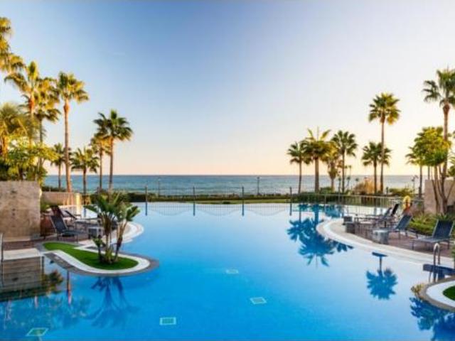 Apartamento en venta en Estepona, Garden Beach