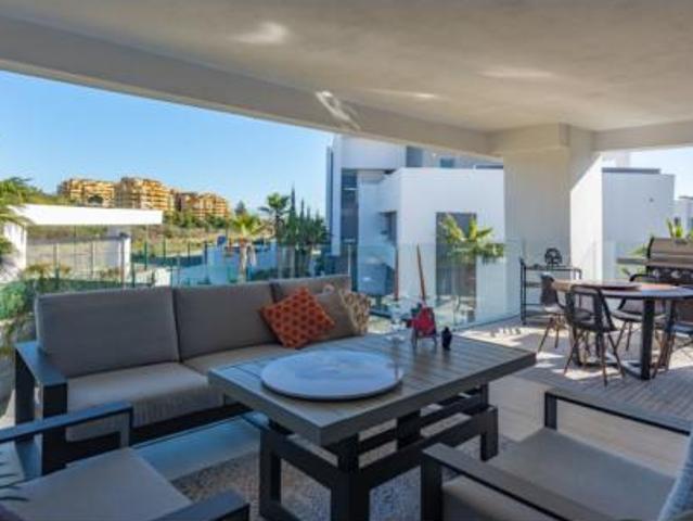 Apartamento en venta en Las Lomas, Estepona
