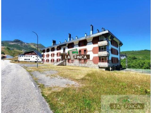 Apartamento en venta en Aller, Serrapio