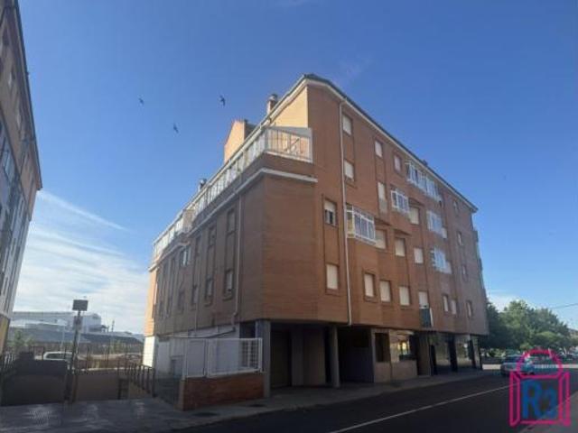 Apartamento en venta en Armunia, León