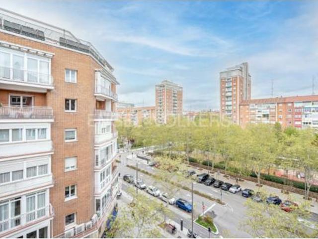 Piso en venta en Tetuán, Madrid