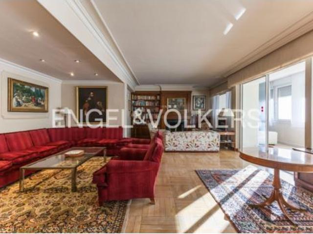 Piso en venta en Tetuán, Madrid