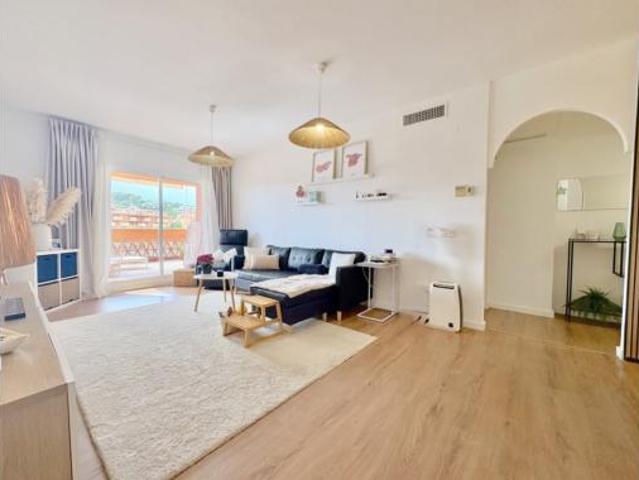 Apartamento en venta en Hacienda Las Chapas, Marbella