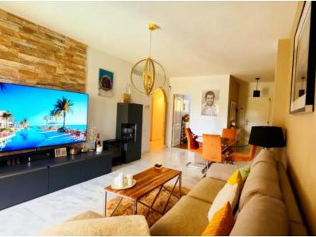 Apartamento en venta en Hacienda Las Chapas, Marbella