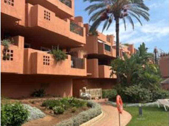 Apartamento en venta en Artola, Marbella