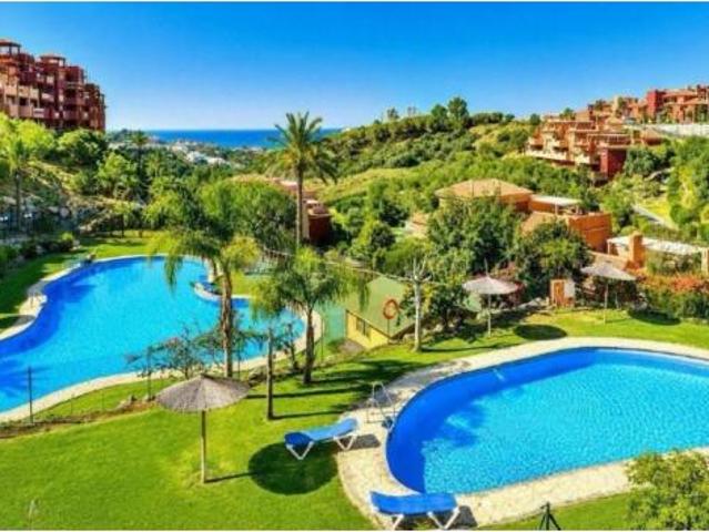 Apartamento en venta en Hacienda Las Chapas, Marbella