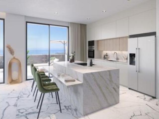 Apartamento en venta en Urbanización Puerto Estepona (Seghers), Costa del Sol Occidental